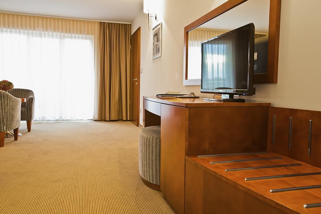 Spa & Wellness Hotel Pinia Малинска Стая снимка
